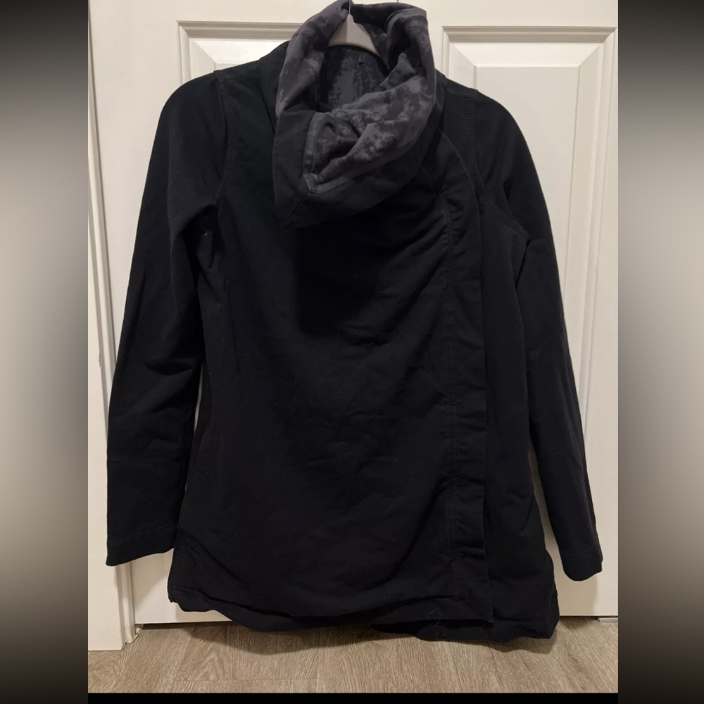 Women's Lululemon Savasana Wrap Jacket Black  Size 8